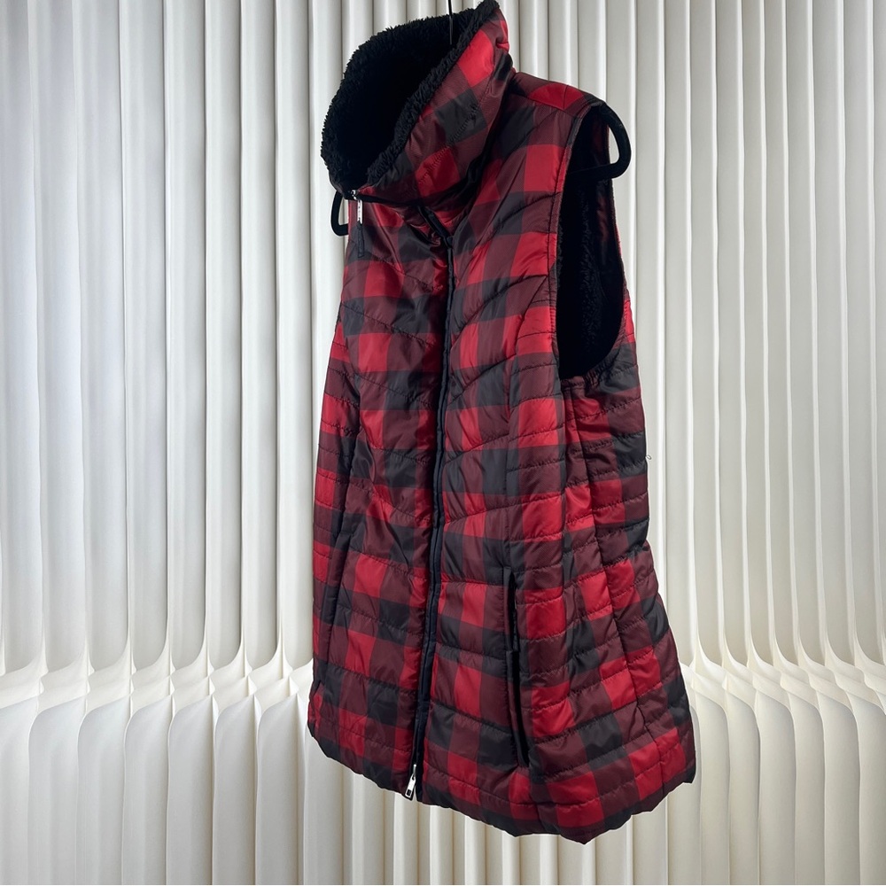 Talbots Women’s Red and Black Buffalo Plaid Primaloft Sherpa Vest - Picture 3 of 16